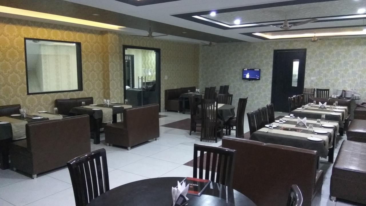 Oyo 30415 Hotel White City Anandpur  Екстер'єр фото